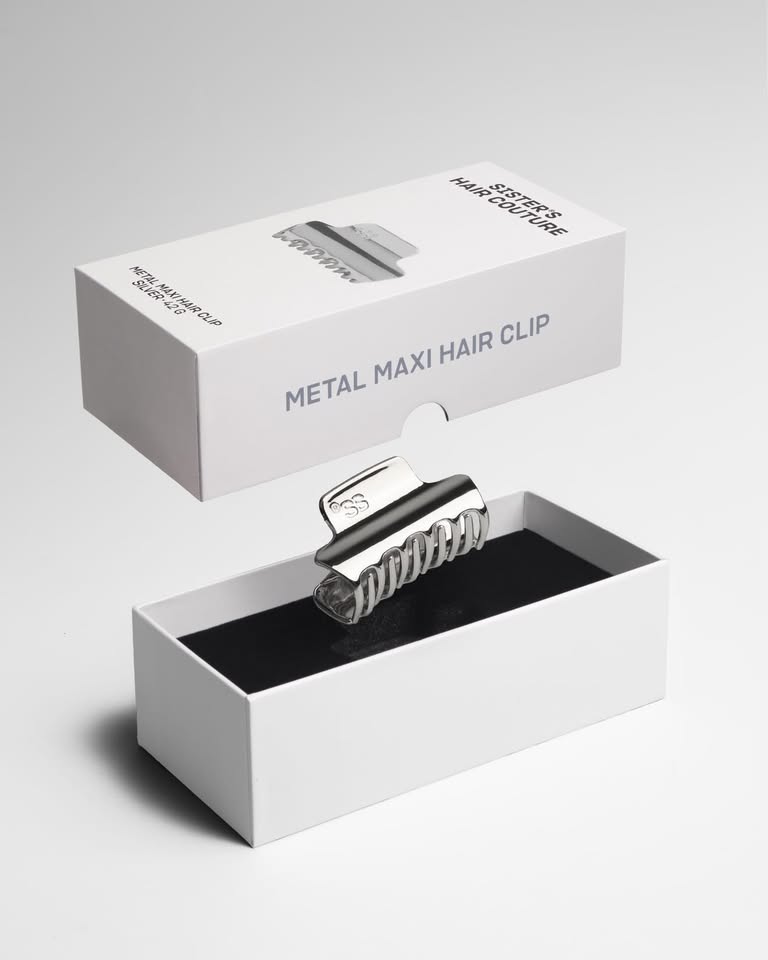 Metal Maxi Hair Clip Silver – fermaglio maxi argentato nella sua confezione bianca