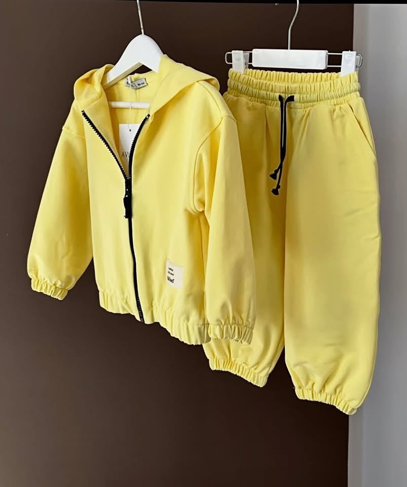 Completo bambini SUN giallo: felpa con cappuccio e pantaloni