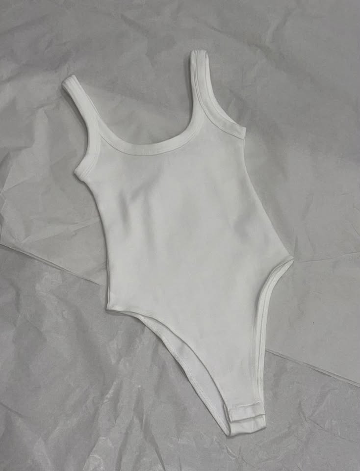 Body Pearl bianco con spalline, vista frontale